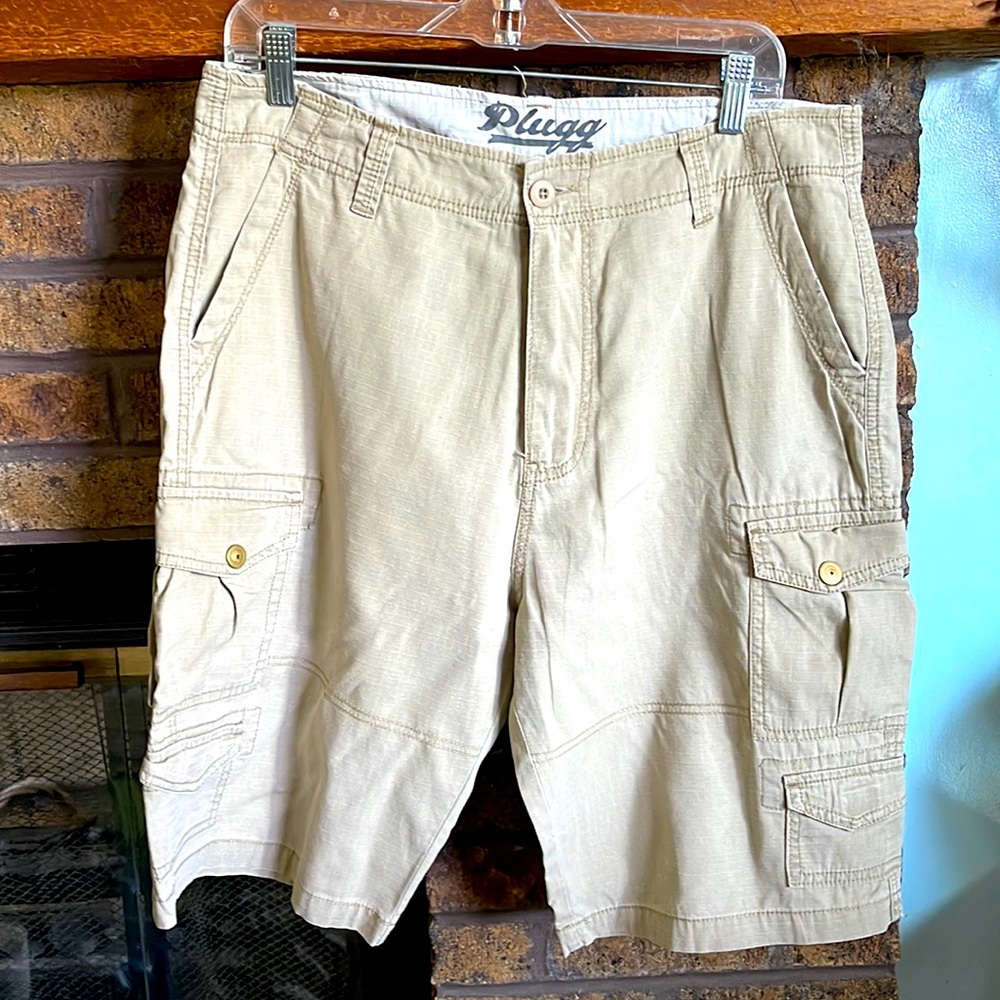 Plugg khaki cargo shorts